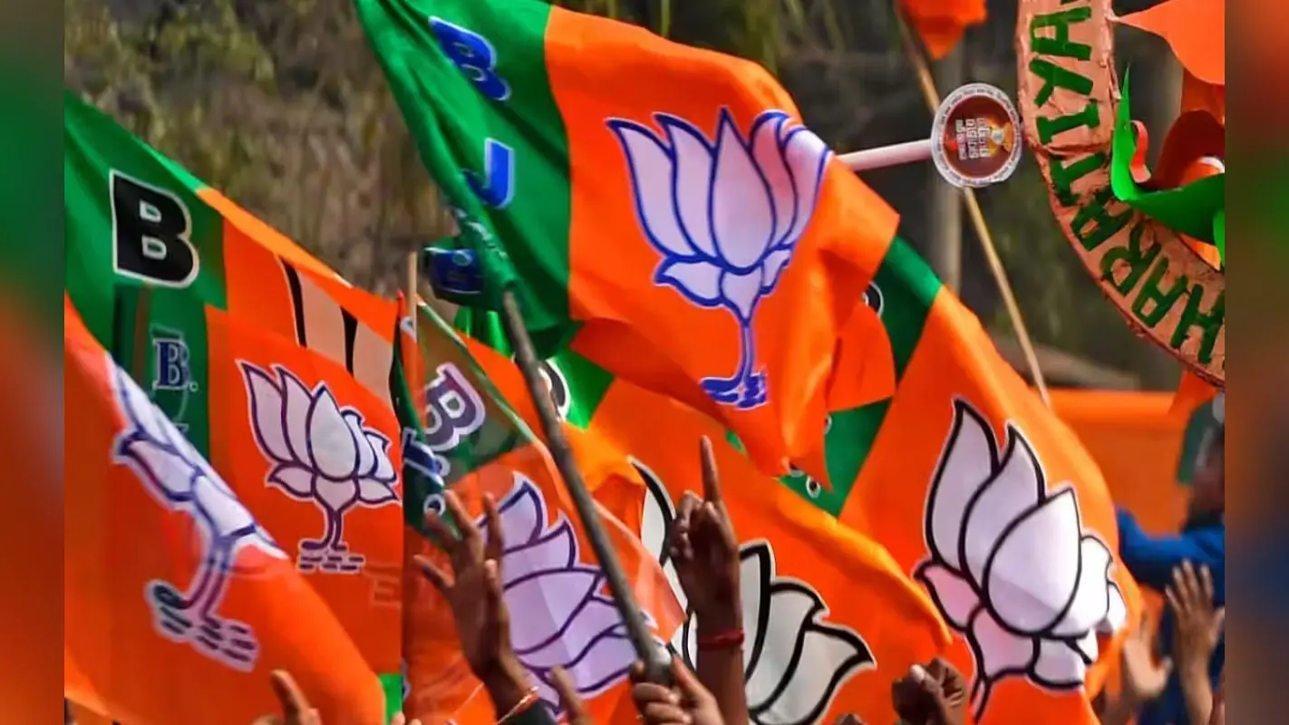Jharkhand Chunav: क्या बागी BJP की राह में बनेंगे रोड़ा? प्रदेश आलाकमान मनाने में जुटा, एक तो बाबूलाल को ही दे रहा चुनौती