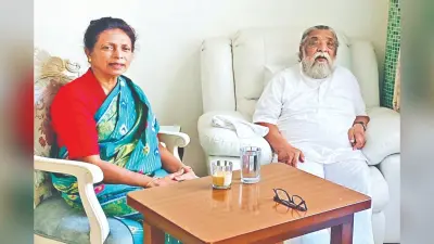 Jharkhand Election 2024: बीजेपी छोड़ JMM में आई लुईस मरांडी को मिला गुरुजी का आशीर्वाद, क्या टिकट भी मिलेगा?