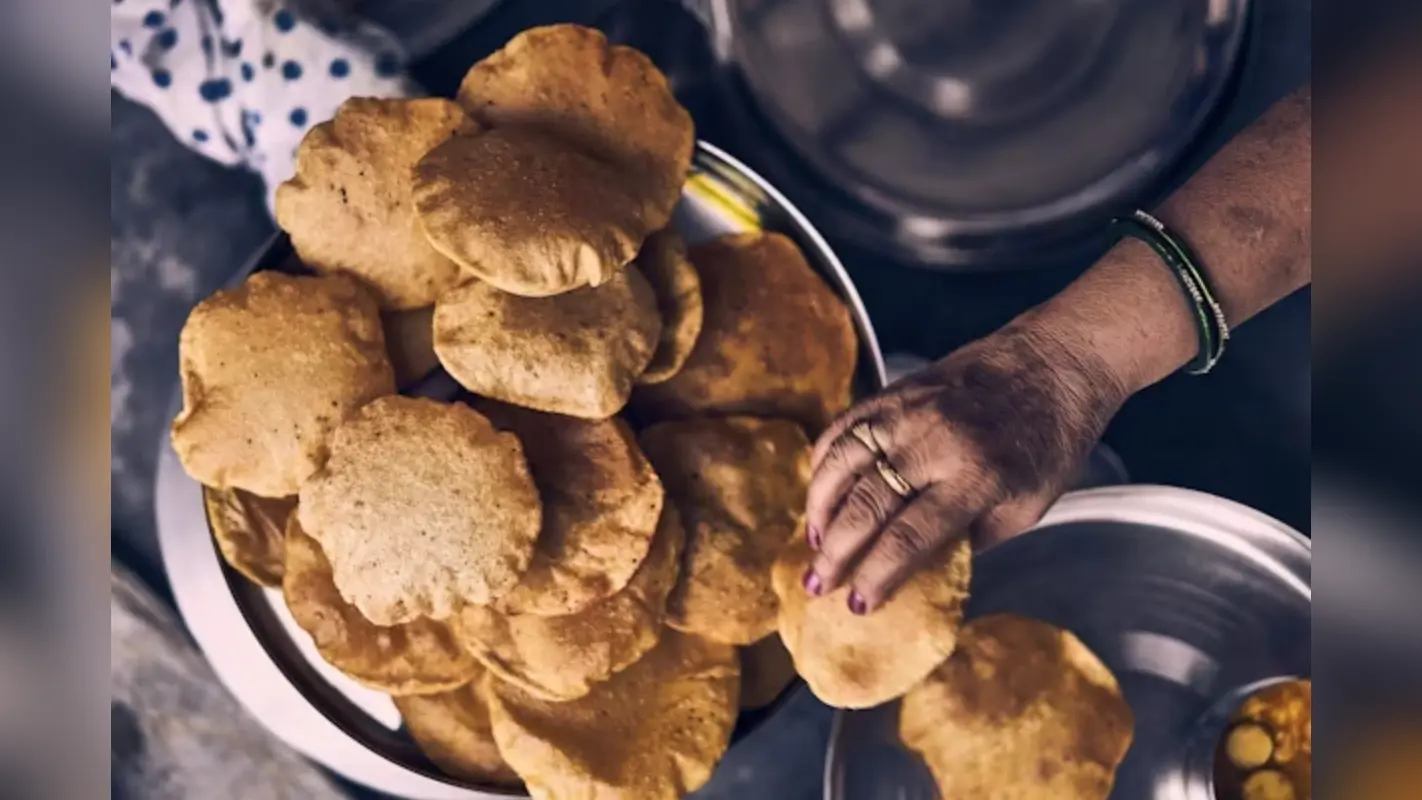 Navratri Vrat Recipe of Kuttu Ki Puri: व्रत के लिए एकदम लाइट और स्वादिष्ट रेसिपी