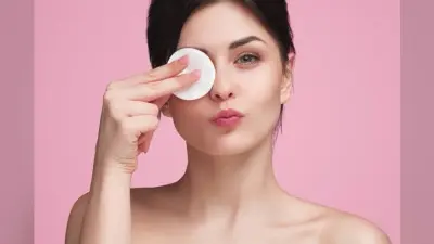 Skin Care Tips: केमिकल प्रोडक्ट्स की नहीं पड़ेगी जरुरत, इस तरह नेचुरल चीजों की मदद से रिमूव करें मेकअप