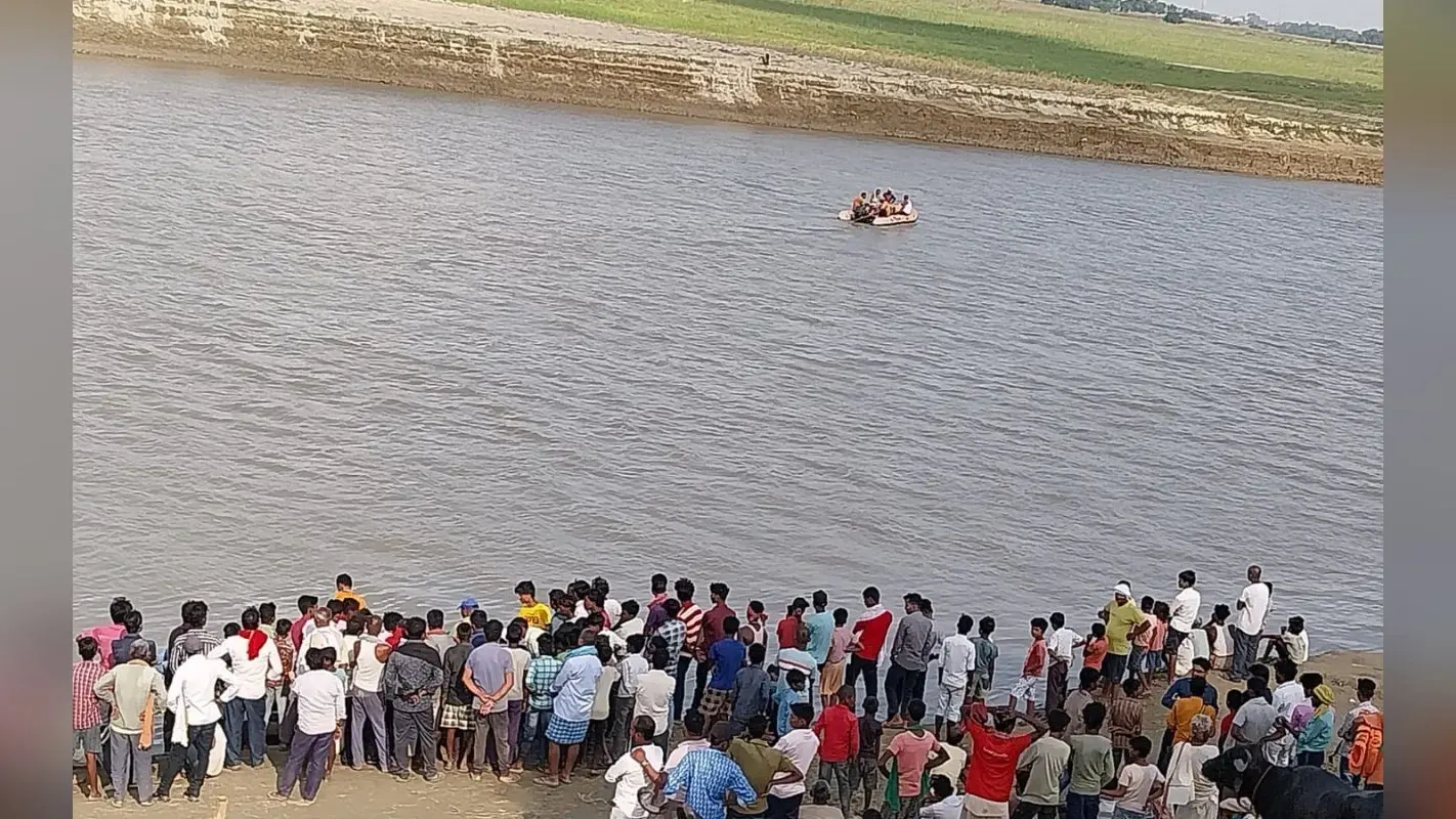 Muzaffarpur Boat Accident: जिले में बड़ा नाव हादसा, बागमती नदी में नाव डूबने से 2 लोग लापता, रेस्क्यू ऑपरेशन जारी