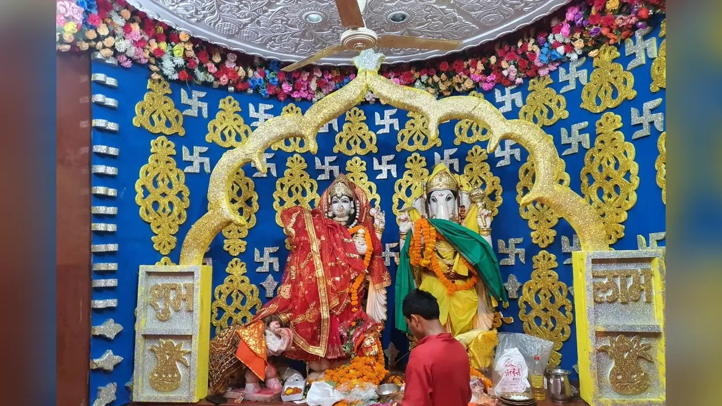 Muzaffarpur News: जिले में है लक्ष्मी-गणेश का चमत्कारी मंदिर, दिपावली पर लगती है हजारों की भीड़