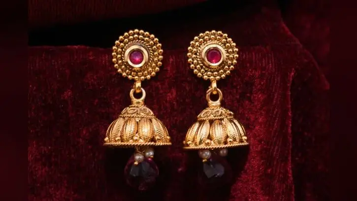 Chhath Puja Earrings: छठ पूजा पर पहनें ये 5 सुंदर ईयररिंग्स को, जानिए