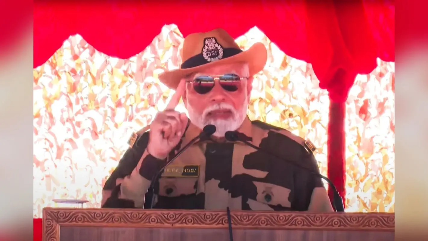पीएम मोदी की हुंकार, कहा- नेवी के रहते आंख उठाने की हिम्मत नहीं