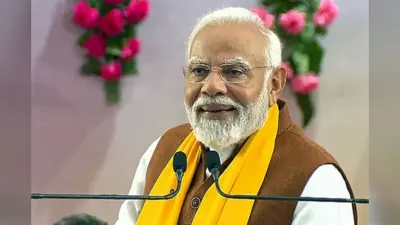 PM Modi वाराणसी पहुंचे, करोड़ों रुपये की परियोजनाओं का करेंगे लोकार्पण और शिलान्यास