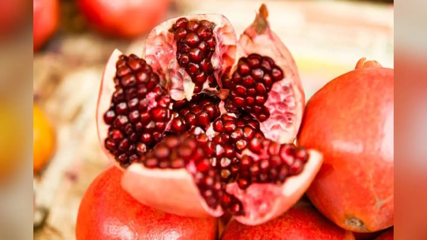 Pomegranate Juice: अनार में छुपा है चमकती त्वचा का राज, घर पर ऐसे तैयार करें जूस