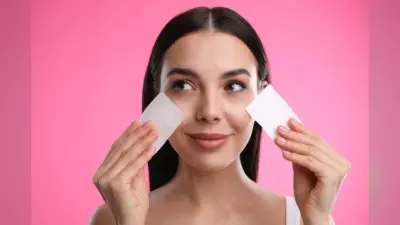 Skincare Tips for Oily Skin: अगर आपकी भी है तैलीय त्वचा तो न करें इन 3 चीजों का इस्तेमाल
