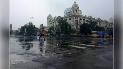 West Bengal : ‘डाना’ का असर, सड़कों पर दिखा मिनी लाॅकडाउन