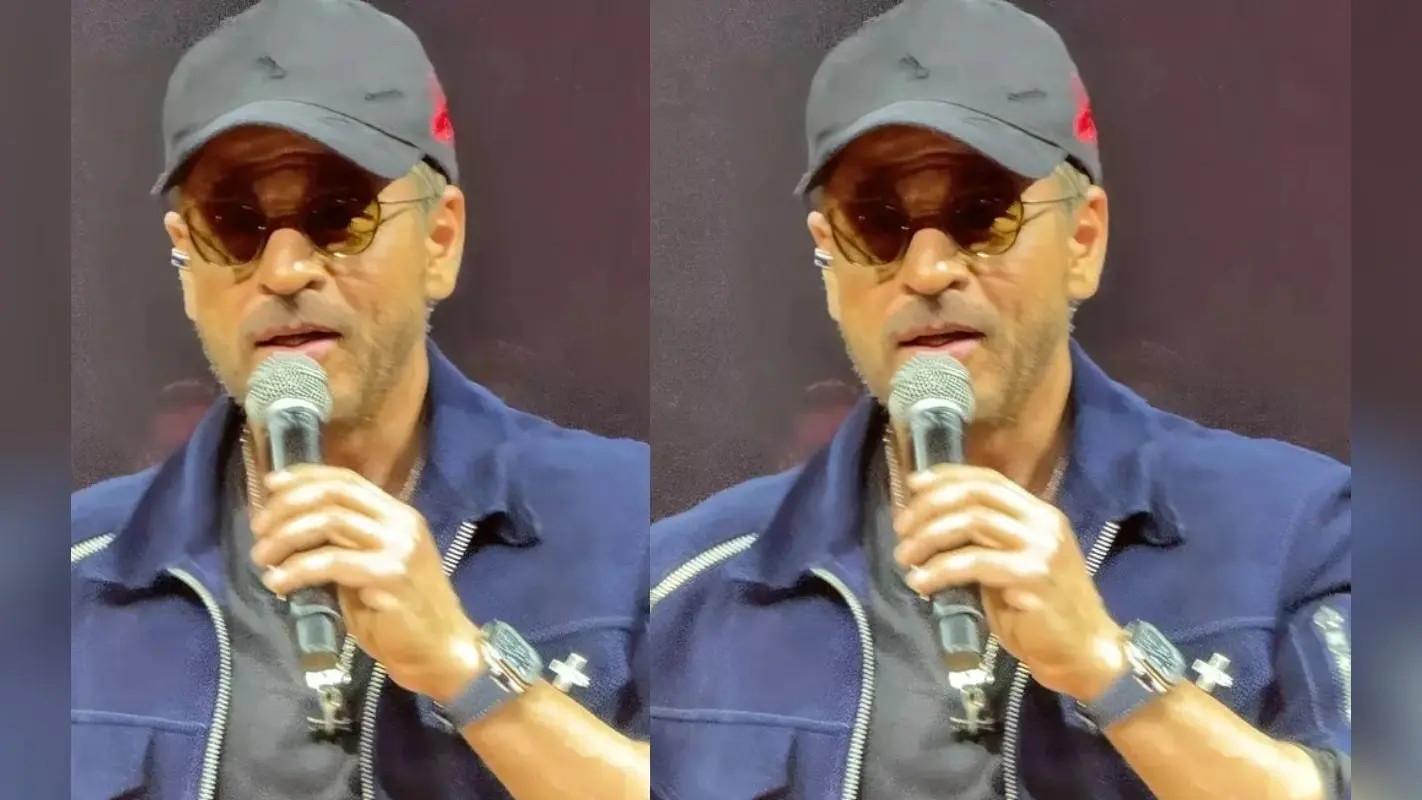 Shah Rukh Khan: अपनी सास के साथ जमकर नाचे शाहरुख खान, नया लुक देख फैंस बोले- किंग आ गया