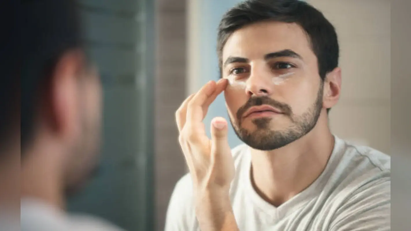 Skincare Tips: लड़के भी 5 मिनट में पा सकते हैं ग्लोइंग स्किन, जानें क्या है तरीका
