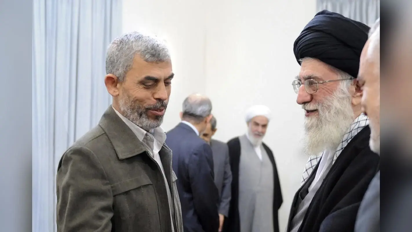 Iran Reaction : इजराइल से बदला नहीं लेगा जख्मी ईरान? अमेरिका की चेतावनी के बाद आई खामेनेई की पहली प्रतिक्रिया