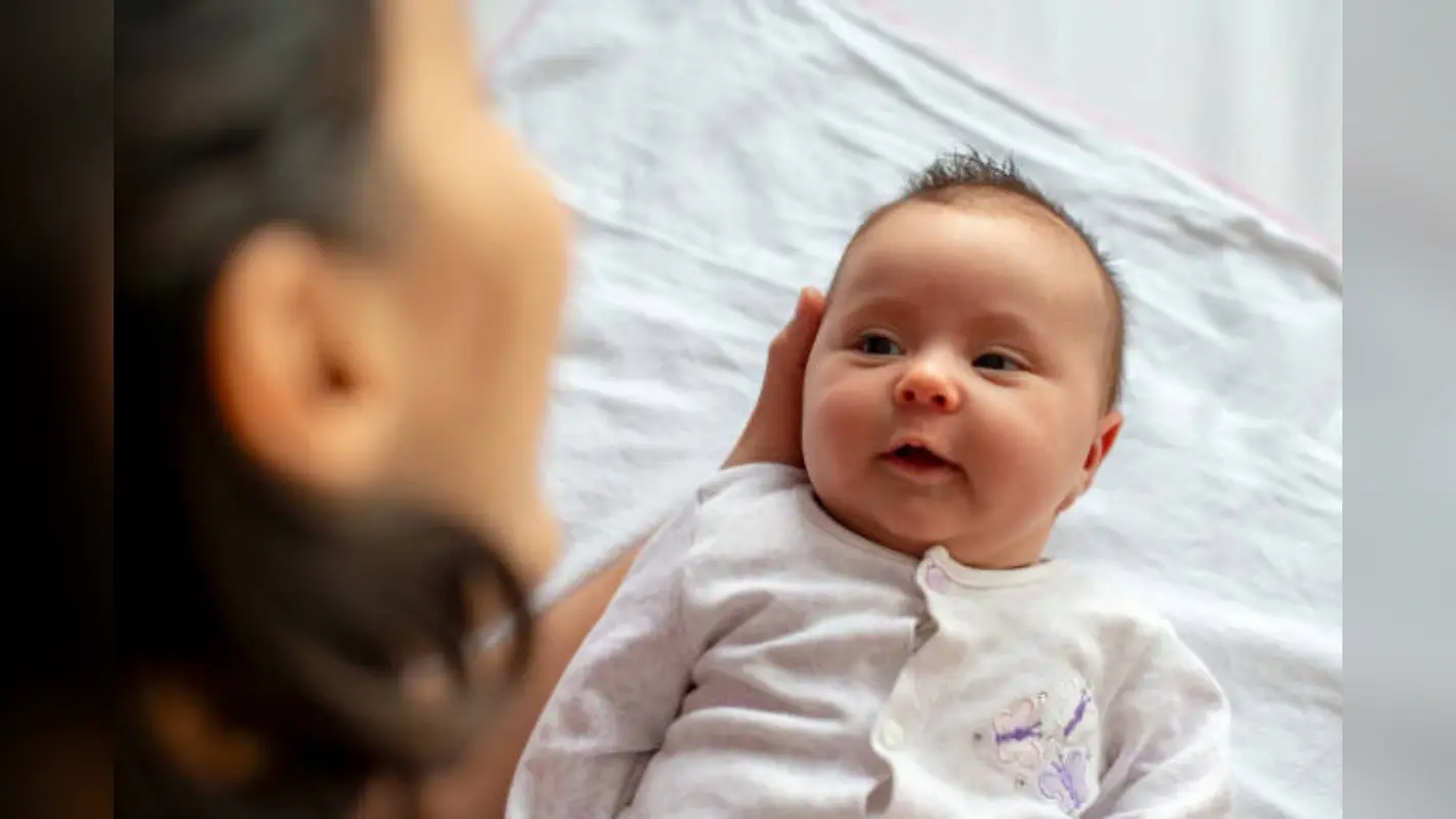 Baby Names: अपने नन्हे मेहमान के लिए चुनें एक खूबसूरत और अनोखा नाम