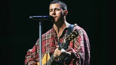 Nick Jonas: सलमान खान के बाद क्या शार्प शूटर्स के निशाने पर हैं निक जोनस, लाइव शो बीच में छोड़कर भागते दिखे सिंगर