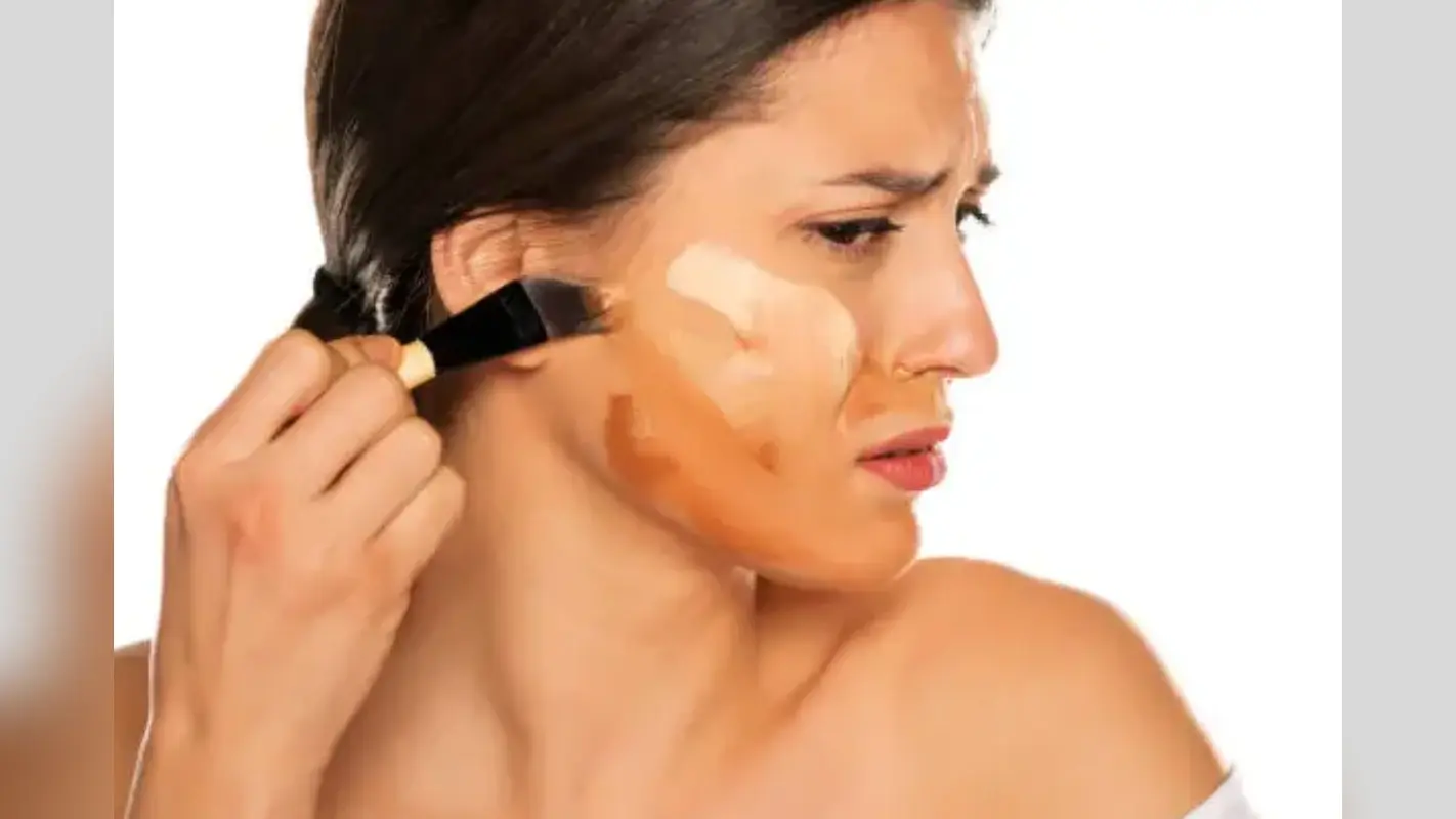 Makeup Mistakes: मेकअप मिस्टेक्स जो आपके लुक को बिगाड़ देती हैं, जानें कैसे करें सही मेकअप