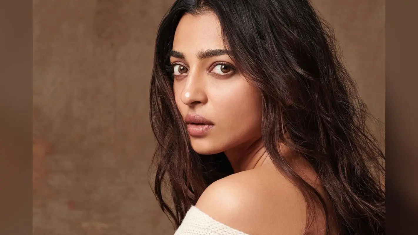 Radhika Apte Networth: ओटीटी प्लेटफॉर्म की क्वीन हैं अक्षय कुमार की ये हीरोइन, 1 फिल्म का चार्ज करती हैं करोड़ो रुपए