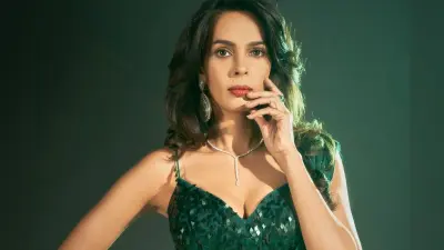 Mallika Sherawat Birthday: कभी एयर होस्टेस हुआ करती थीं मल्लिका शेरावत, ऐसे रखा ग्लैमर की दुनिया में कदम