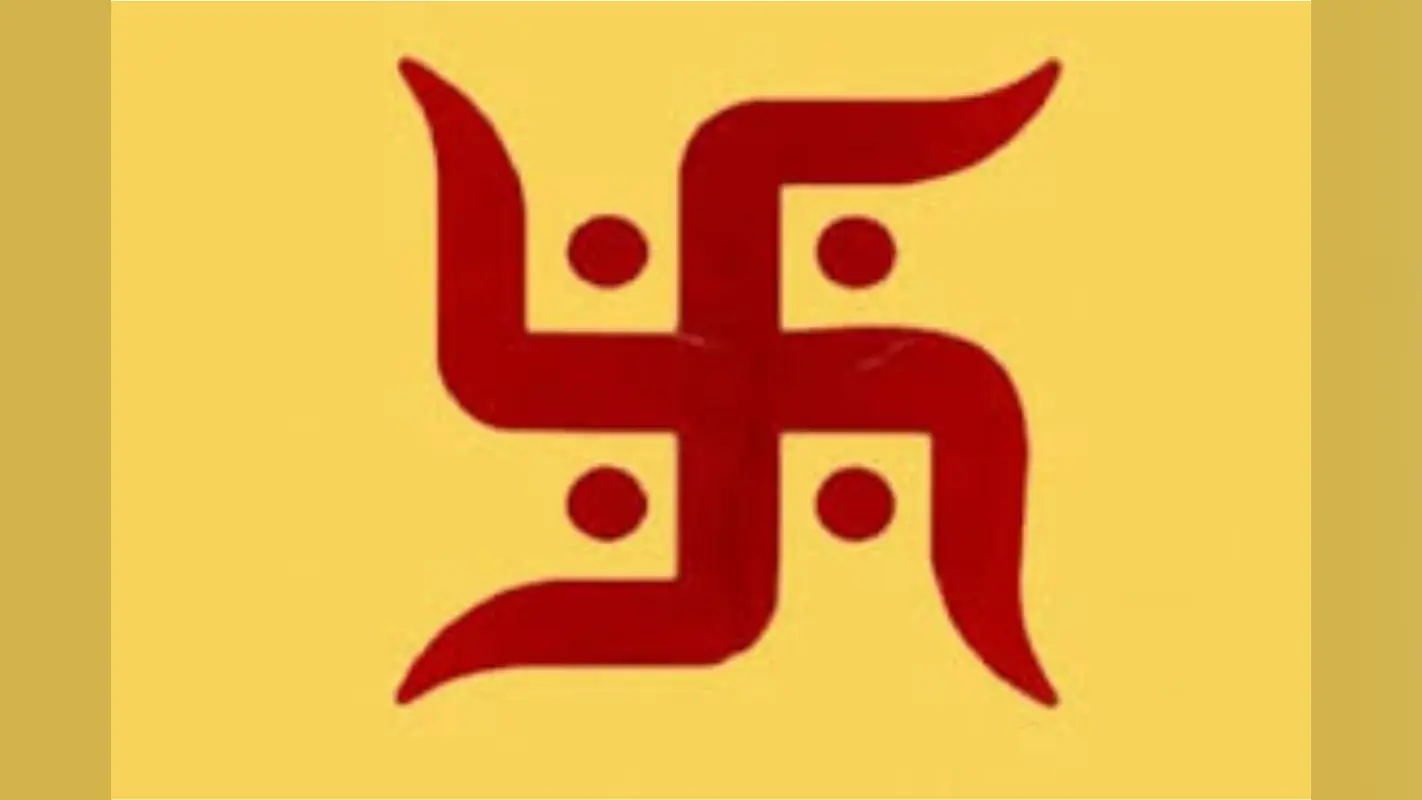 Swastik For Diwali: इस दिवाली स्वास्तिक बनाकर मां लक्ष्मी का करें स्वागत, घर में लाएं सुख और समृद्धि