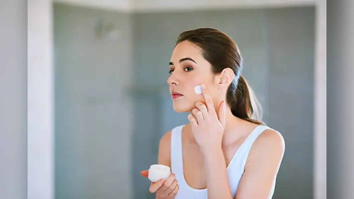 Diwali skin care: इस दिवाली आपके चेहरे की चमक और घरेलू नुस्खों के राज, लोगों को करेंगे हैरान