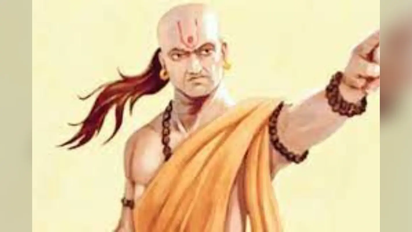 Chanakya Niti: जहां झगड़ा हो रहा हो वहां से क्यों हट जाना चाहिए जानिए क्या कहता है चाणक्य नीति