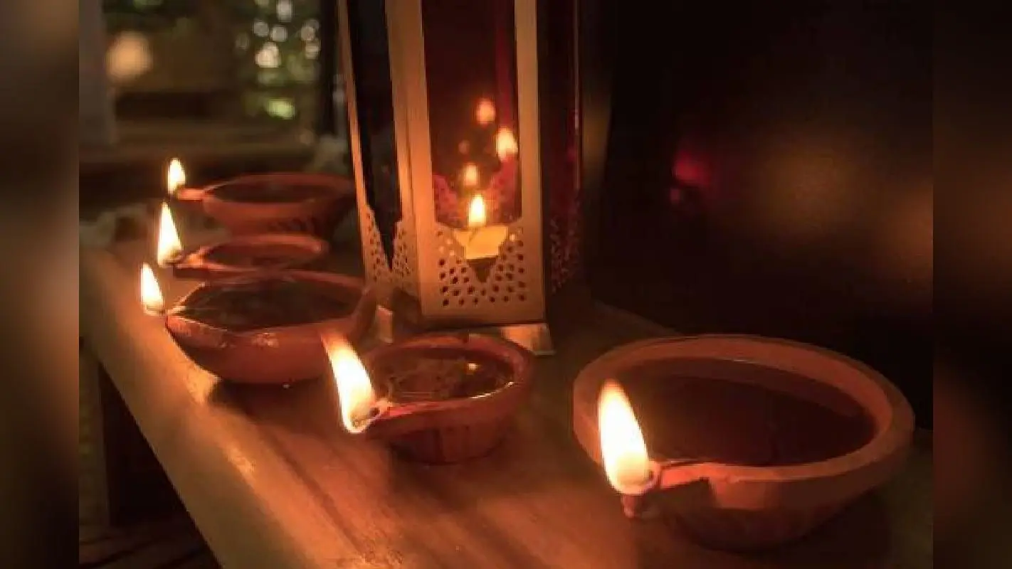 Dhanteras 2024: धनतेरस की रात बिना किसी को बताएं करें ये उपाय, खुद चलकर घर आएंगी मां लक्ष्मी