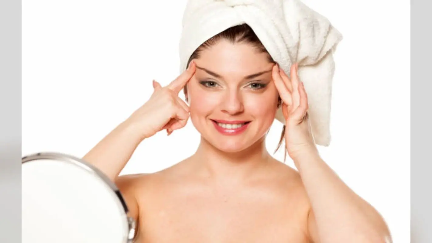 Beauty Tips: 50 की उम्र में भी चेहरे पर नहीं दिखेगी बुढ़ापे की निशानी, आज ही डायट में शामिल करें ये चीजें