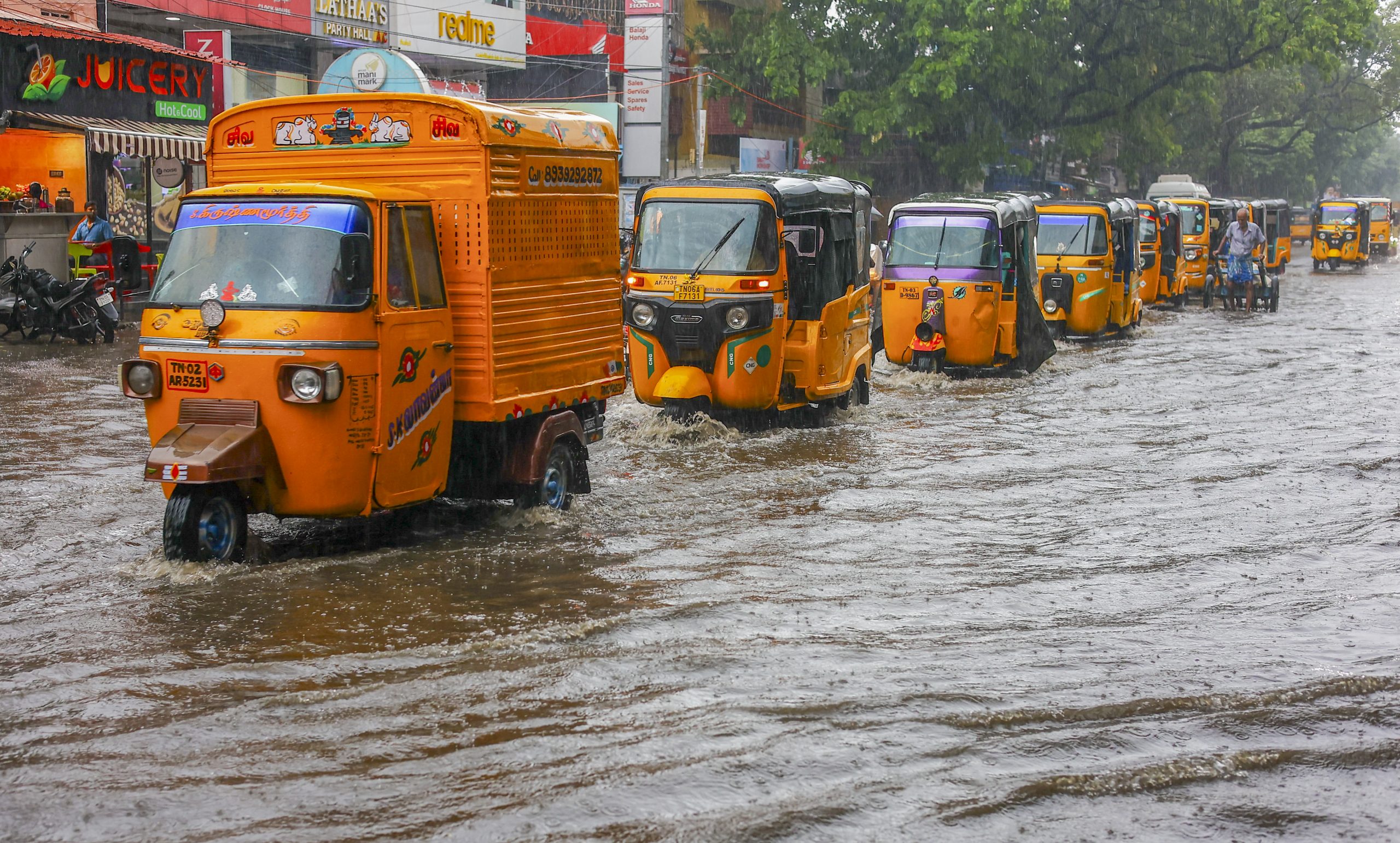 Rainfall Warning: बंगाल की खाड़ी में बना लो प्रेशर, चार दिनों तक इन राज्यों में भारी बारिश का अलर्ट, साइक्लोन का बढ़ा खतरा