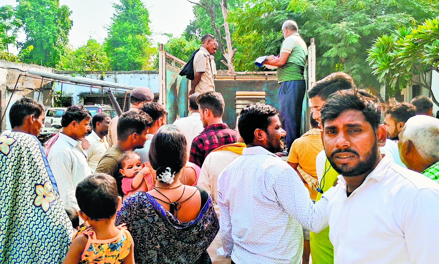 Chhapra News : परसा में महिला ने की आत्महत्या