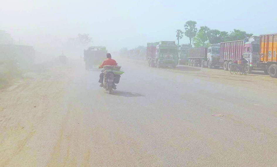 Chhapra News : जहरीली हुई शहर की आबोहवा, एक्यूआइ पहुंचा 300 के पार