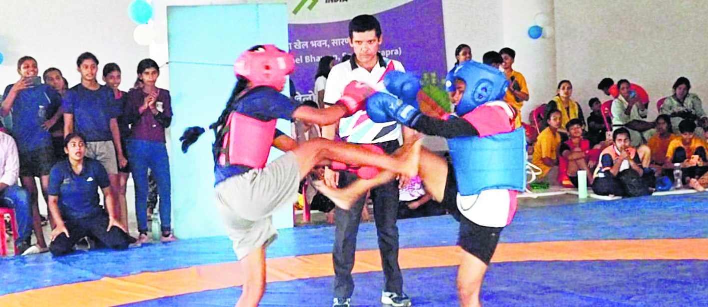 Chhapra News : राज्यस्तरीय स्कूली बालिका वुशु प्रतियोगिता में प्रतिभागियों ने दिखाये कौशल