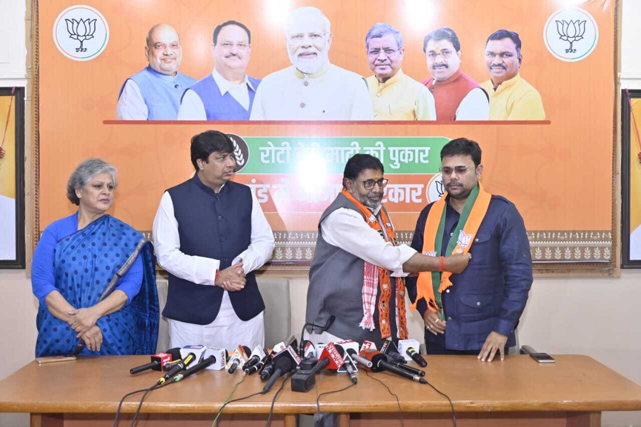 POLITICAL NEWS : कांग्रेस नेता आदित्य विक्रम भाजपा में शामिल