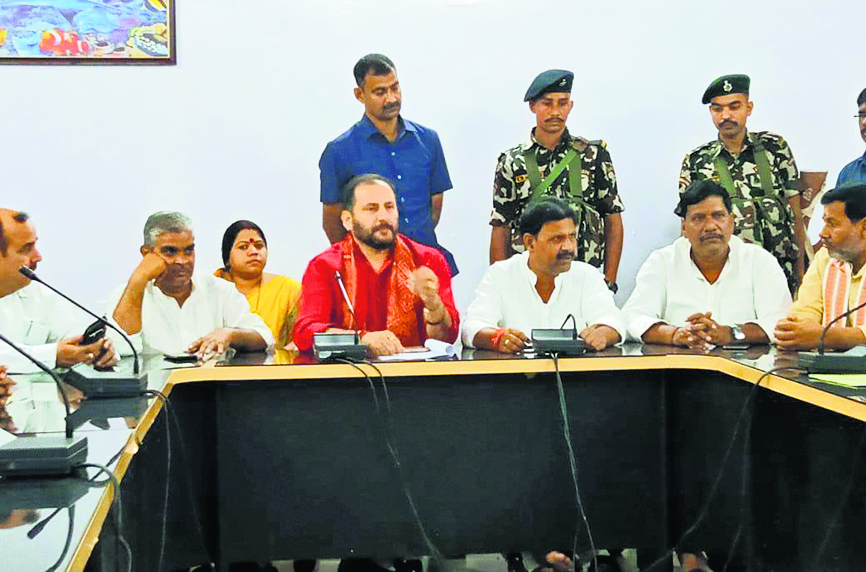 Buxar News : खराब चापाकलों को चिह्नित कर जल्द कराएं मरम्मत : पीएचइडी मंत्री
