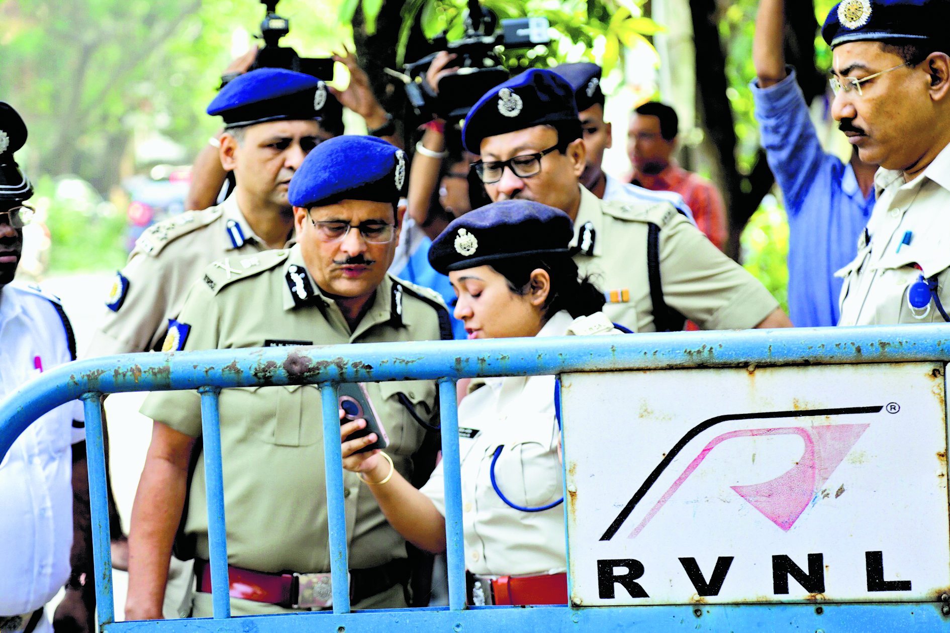 बंगाल में दूसरे राज्यों के अपराधियों को घुसने से रोके पुलिस : फिरहाद