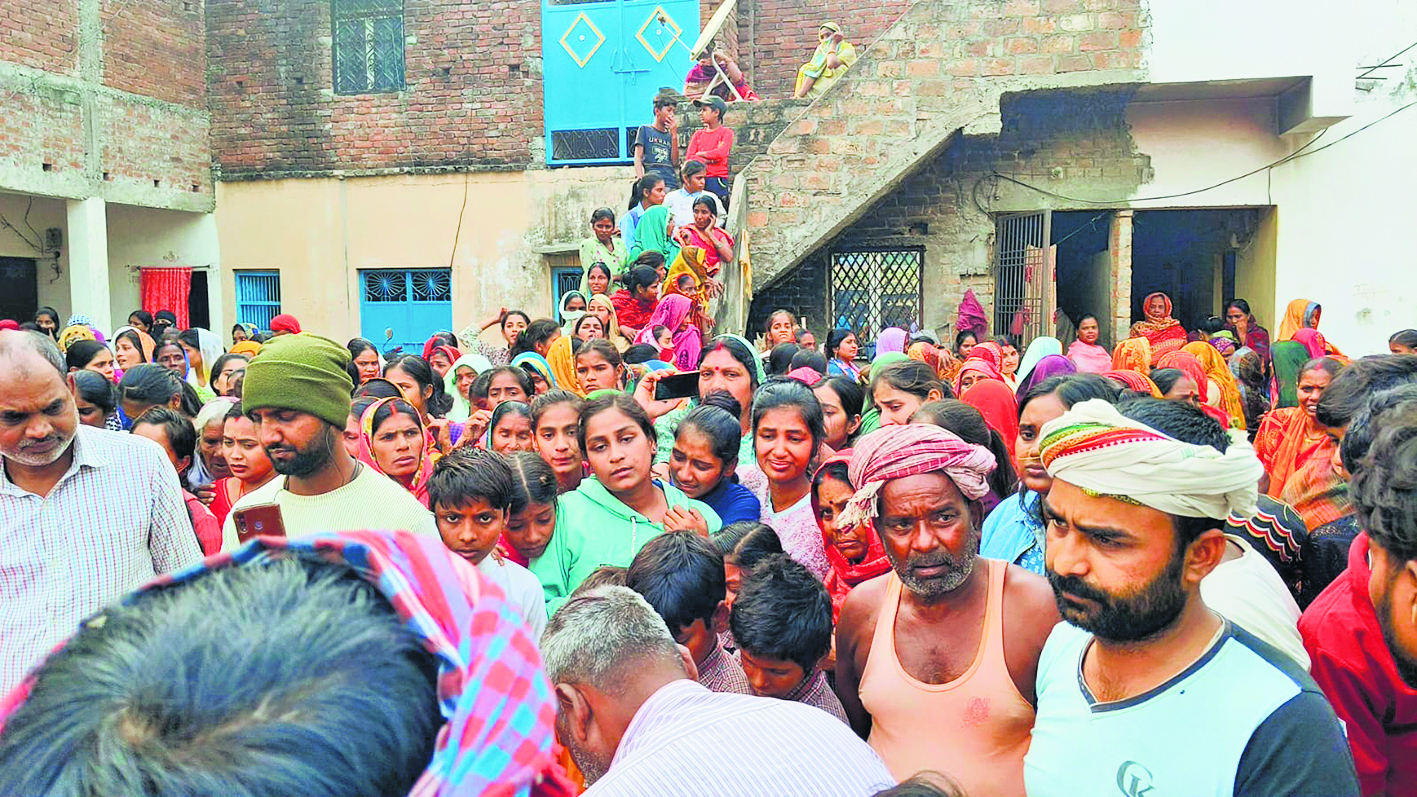 Gopalganj News : पंचदेवरी में सड़क हादसे में घायल शिक्षिका और उनकी बेटी की इलाज के दौरान मौत