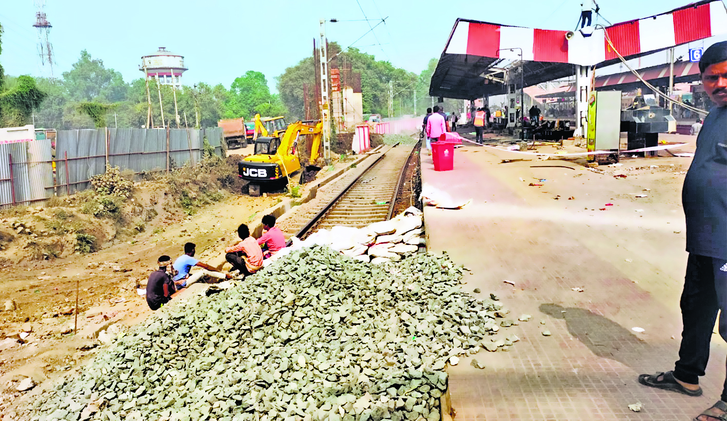 Gaya News : ट्रेनों के रूट बदलने से यात्रियों ने टिकट कराये कैंसल