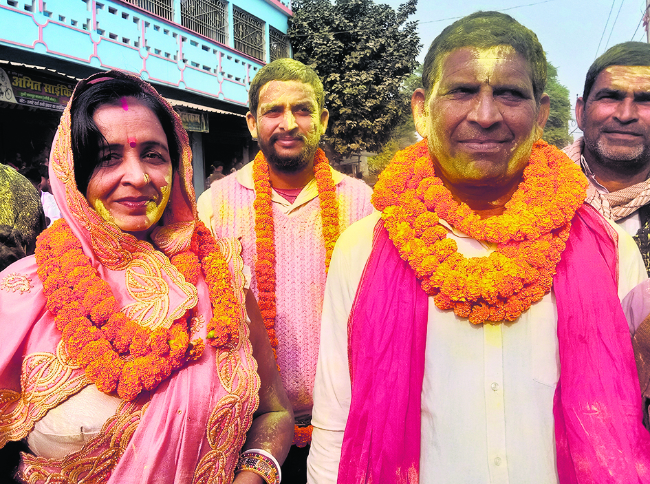 Chhapra News : मढ़ौरा में पांच नये चेहरे बने पैक्स अध्यक्ष, बाकी पुराने जीते