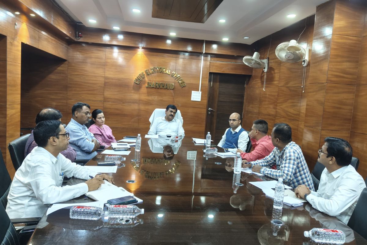Jharkhand Chunav 2024: झारखंड के सभी संस्थान इस दिन दें पेड लीव, सीईओ ने किया आग्रह