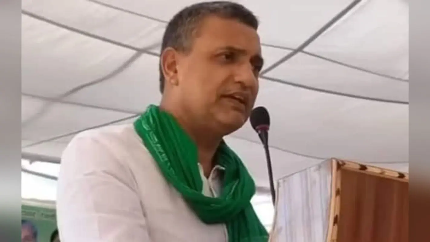 Bihar by-election: सुधाकर सिंह के लाठी वाले बयान पर भड़के प्रशांत किशोर, बोले- ‘वह सांसद नहीं बाहुबली’