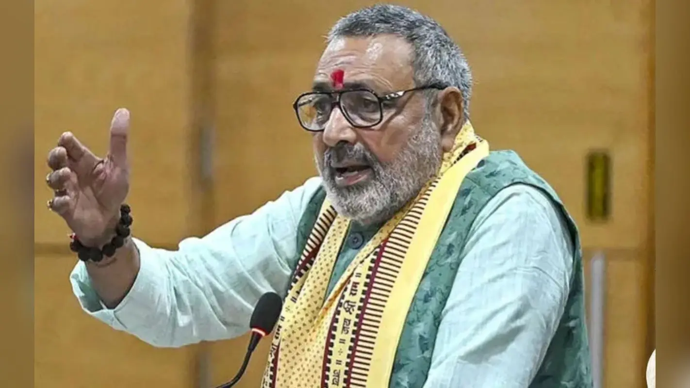 RJD में रानी के पेट से पैदा बेटा संभाल रहा राजगद्दी, केंद्रीय मंत्री का तेजस्वी यादव पर निशाना