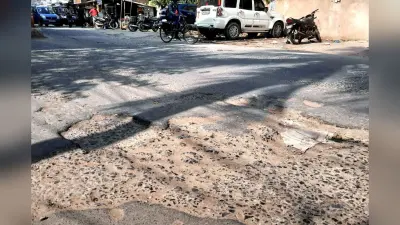 Muzaffarpur: पौने चार साल में भी नहीं बना स्मार्ट सिटी का एमआईटी स्पाइनल रोड, गड्ढों में तब्दील हुई सड़क