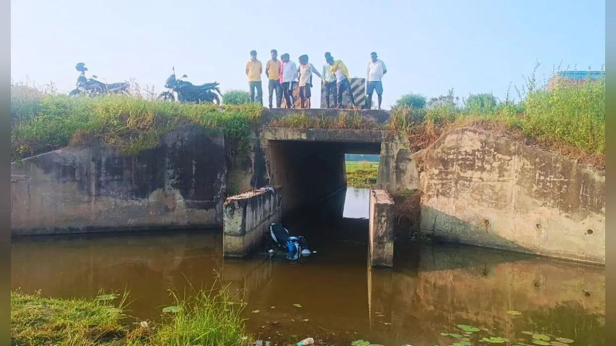 Bihar News: औरंगाबाद में दर्दनाक सड़क हादसा, पुलिया में गिरने से बाइक सवार दो युवकों की मौत