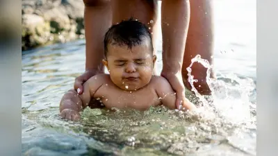 Parenting Tips: सर्दियों में आपके छोटे बच्चे नहीं पड़ेंगे बीमार, नहलाते समय इन बातों का रखें खास ख्याल