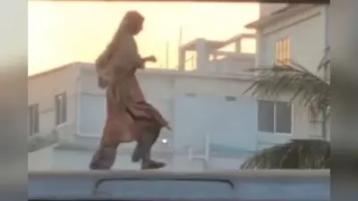 Viral Video: बांग्लादेश में चलती ट्रेन की छत पर डांस करती लड़की का वीडियो वायरल