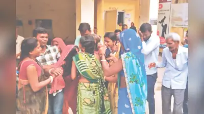 Bihar News: शौचालय की टंकी में गिरे पति को बचाने में पत्नी भी गिरी, दम घुटने से हो गई दोनों की मौत