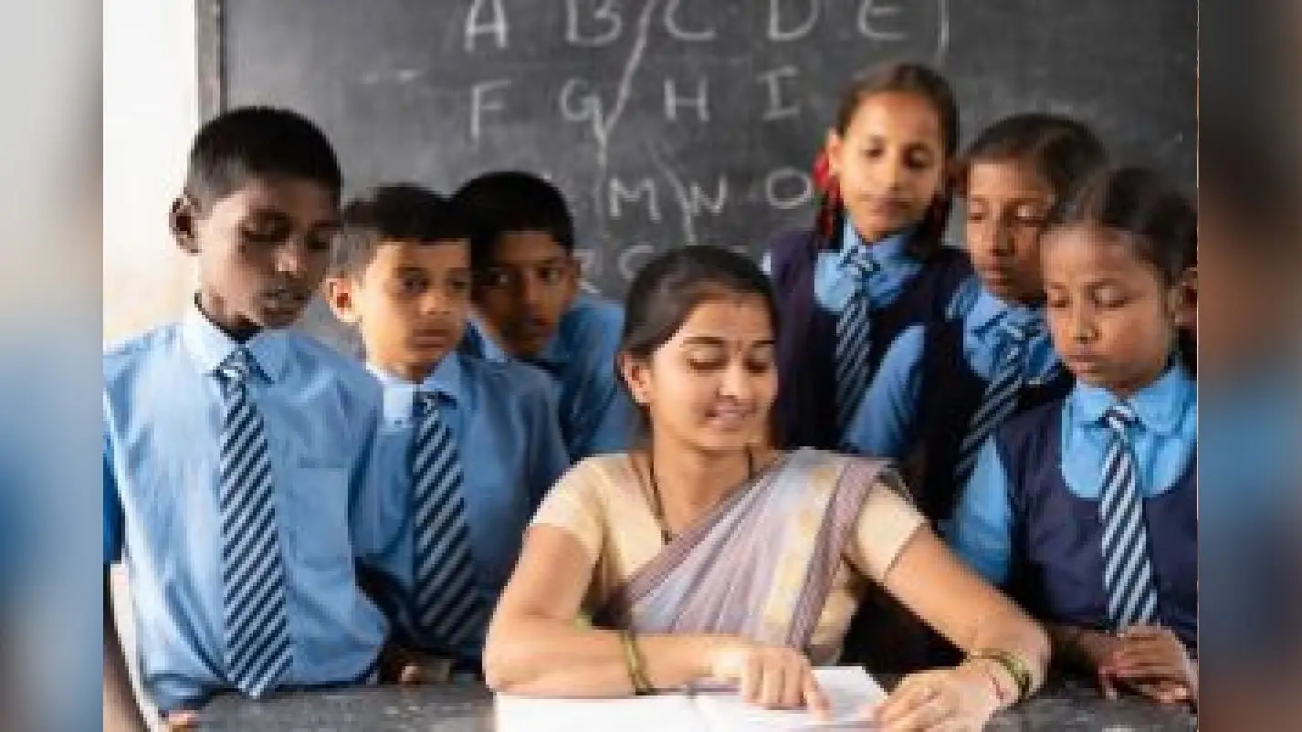 Bihar Teacher: हाजिरी बनाने में अब नहीं चलेगी शिक्षकों की चालाकी, शिक्षा विभाग का नया फरमान जारी