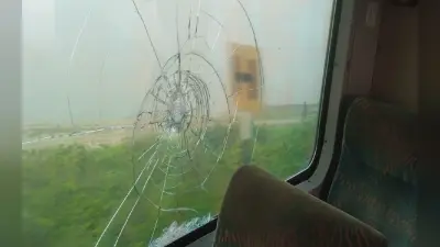 Bihar News: सहरसा-पटना राज्यरानी एक्सप्रेस पर फिर पथराव, एसी कोच के कई शीशे चकनाचूर हुए