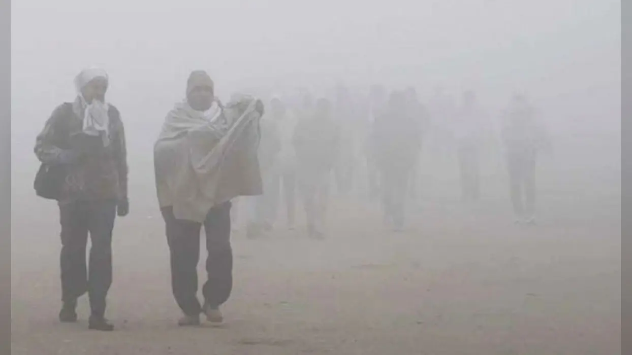 Bihar Weather: भागलपुर में कनकनी वाली ठंड ने की वापसी, 5 डिग्री तक गिरा तापमान, जानिए दो दिनों का मौसम…