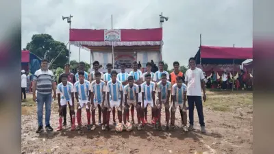 Chaibasa News: यूनिवर्सिटी फुटबॉल टूर्नामेंट में खेलने से वंचित रहे केयू के खिलाड़ी, जानें क्या है वजह
