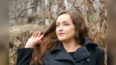 Hair Care Tips: सर्दियों में रूखे और बेजान होकर अब नहीं झड़ेंगे आपके बाल? इस तरह रखें इनका ख्याल