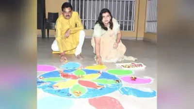 दीपों से जगमगाया शहर, उमंग संग जमकर हुई आतिशबाजी
