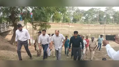 डीएम ने रानीगंज प्रखंड के विभिन्न छठ घाटों का किया निरीक्षण